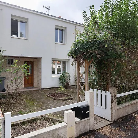 Holiday home Maison De Au Calme !